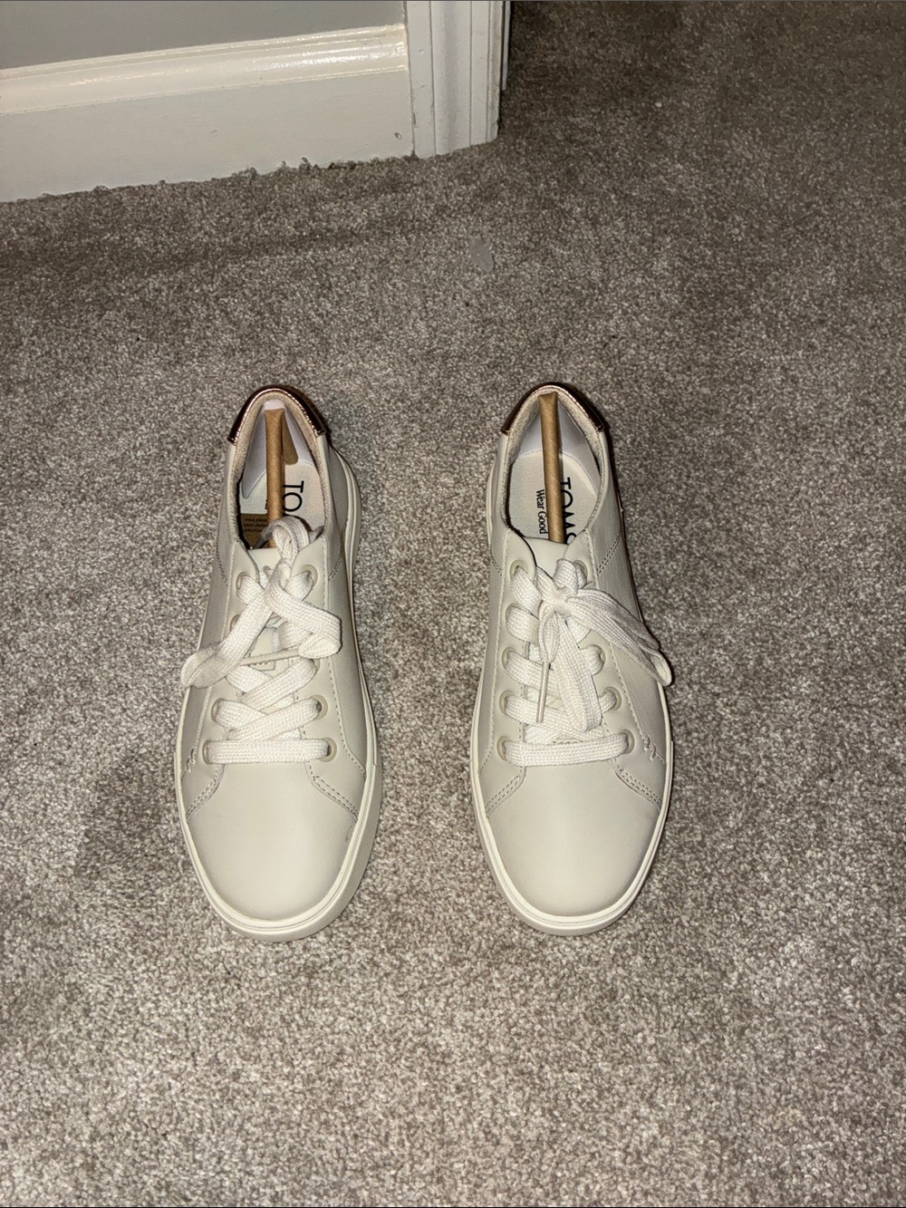 Toms White Low-Top Sneakers Never Worn!